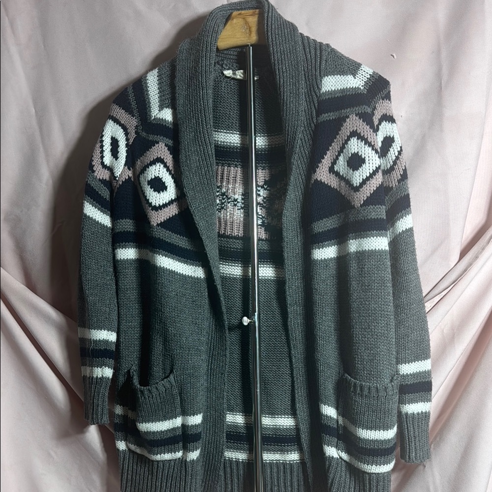 Pink Republic Gray and Pink Patterned Cardigan